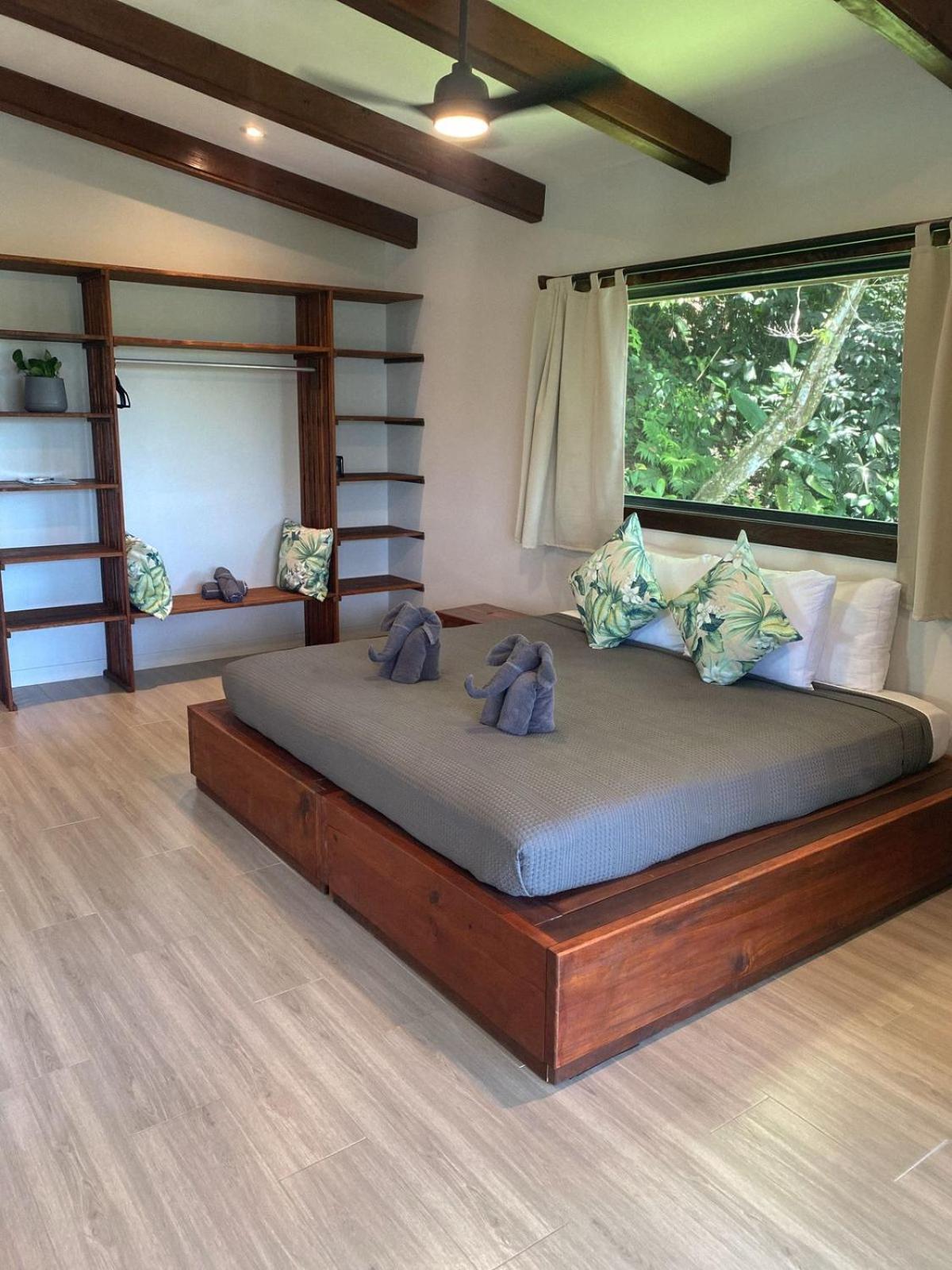 Roam Yoga & Wellness Lodge Bocas Town Exterior photo